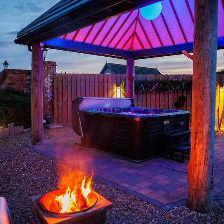Lincoln Holiday Retreat Lodge With Private Hot Tub Εξωτερικό φωτογραφία